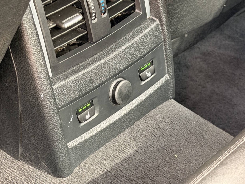 2017 BMW M3 Image 40