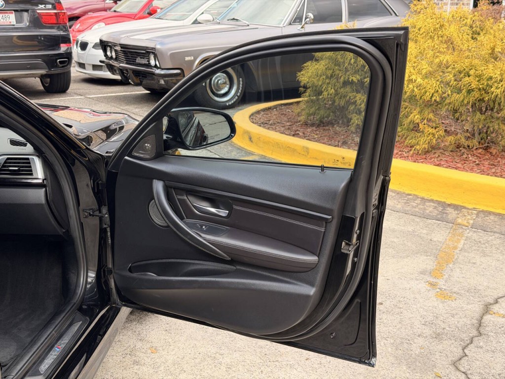 2017 BMW M3 Image 42