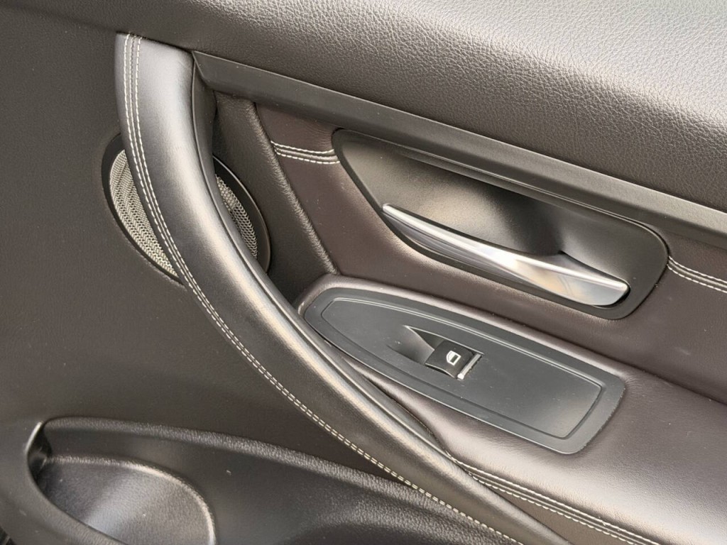 2017 BMW M3 Image 45