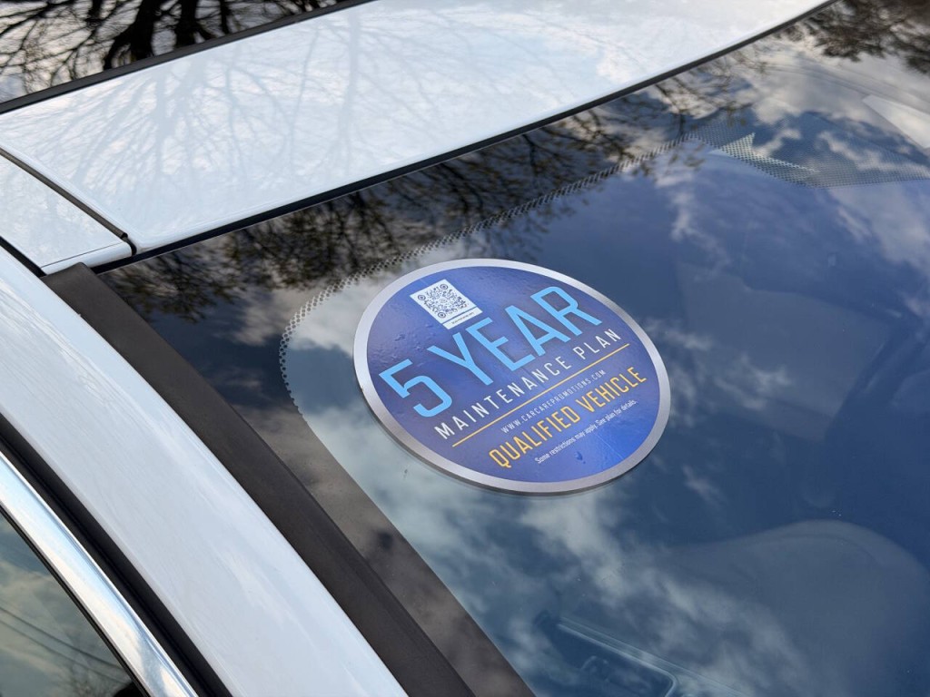 2017 Jaguar XE Image 7