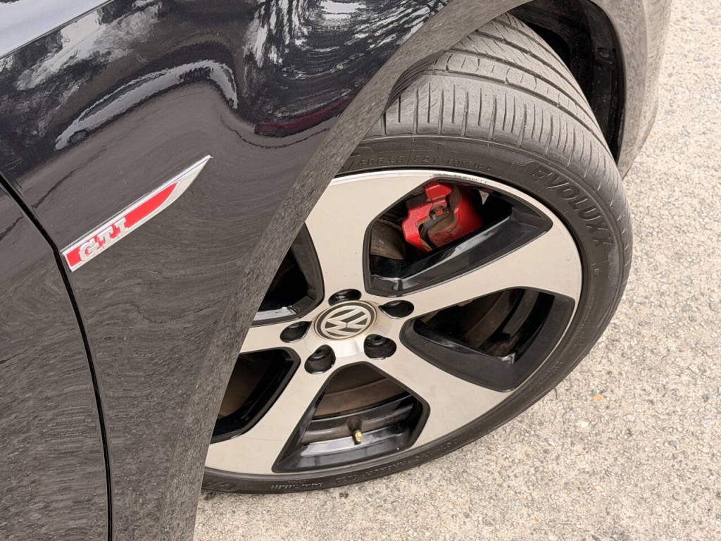 2015 Volkswagen GTI Image 4