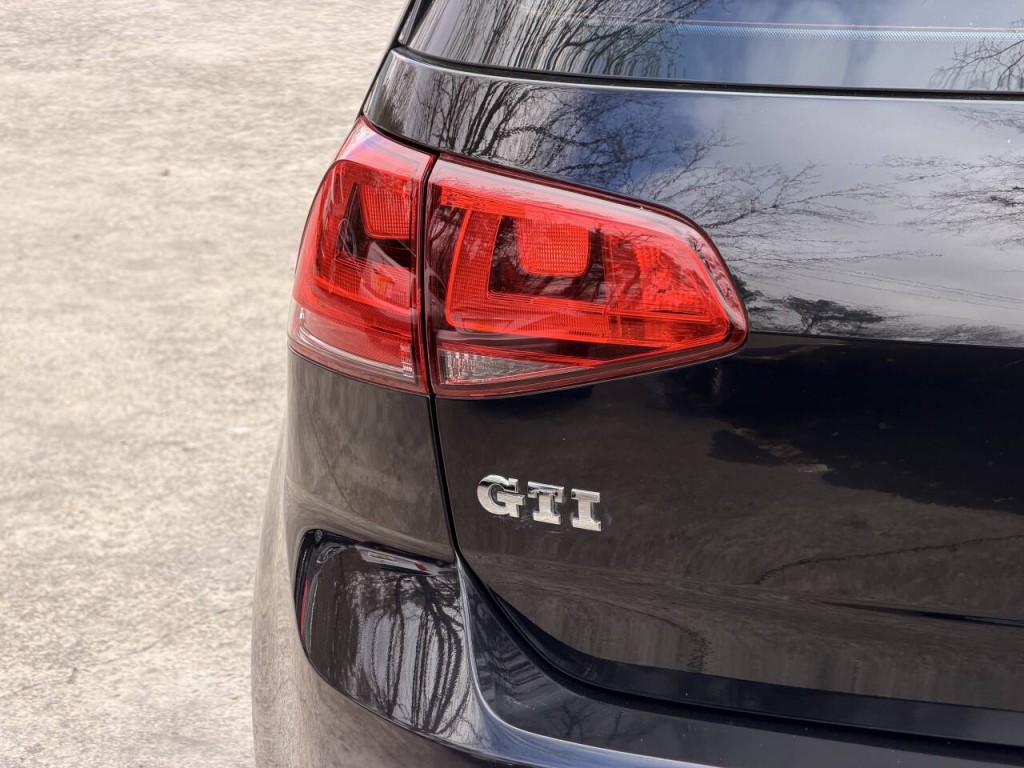 2015 Volkswagen GTI Image 5