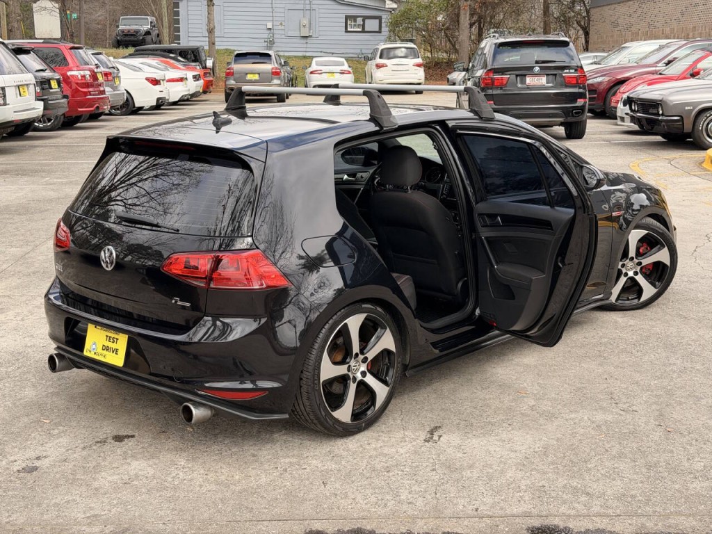 2015 Volkswagen GTI Image 9
