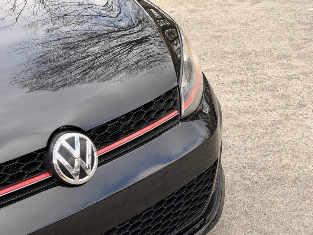 2015 Volkswagen GTI Image 18
