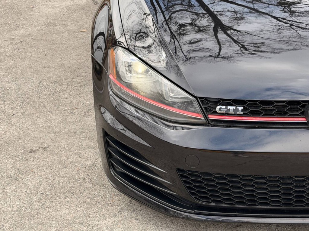 2015 Volkswagen GTI Image 19