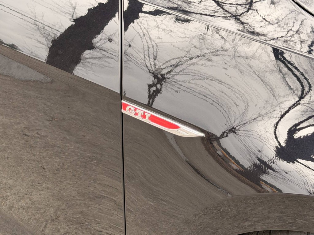 2015 Volkswagen GTI Image 20