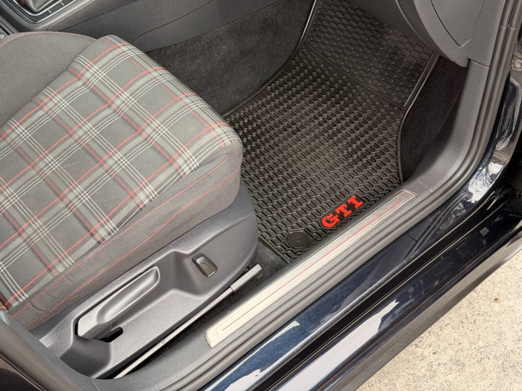 2015 Volkswagen GTI Image 22