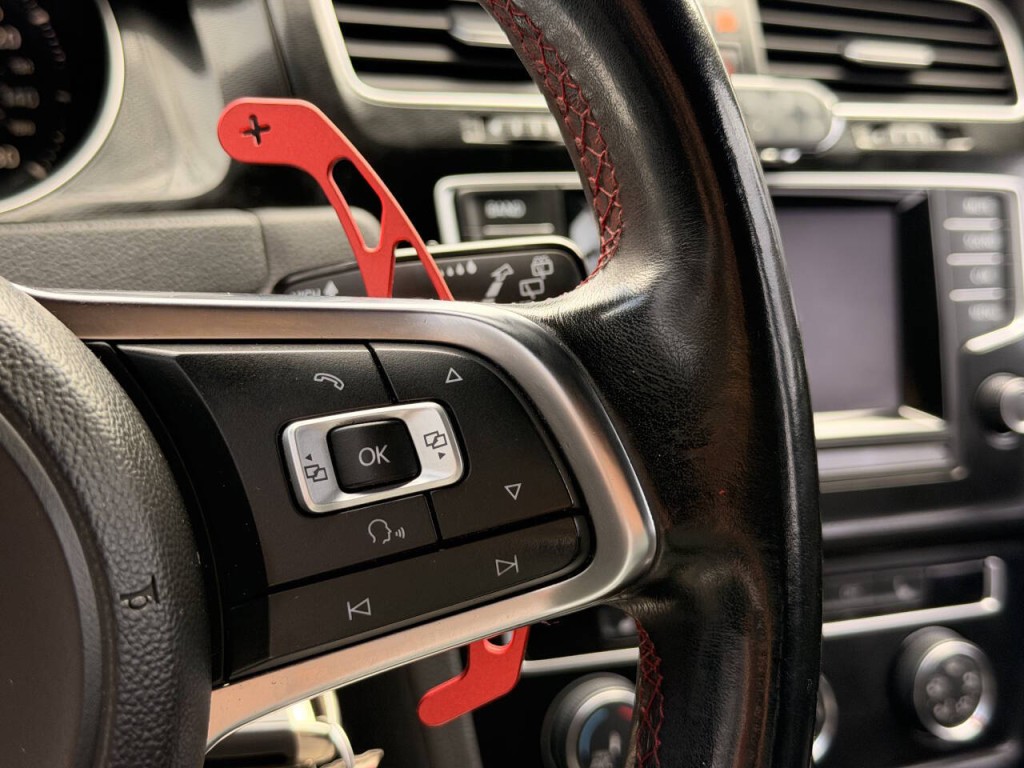 2015 Volkswagen GTI Image 31