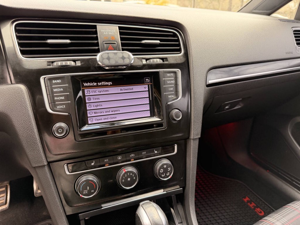 2015 Volkswagen GTI Image 47