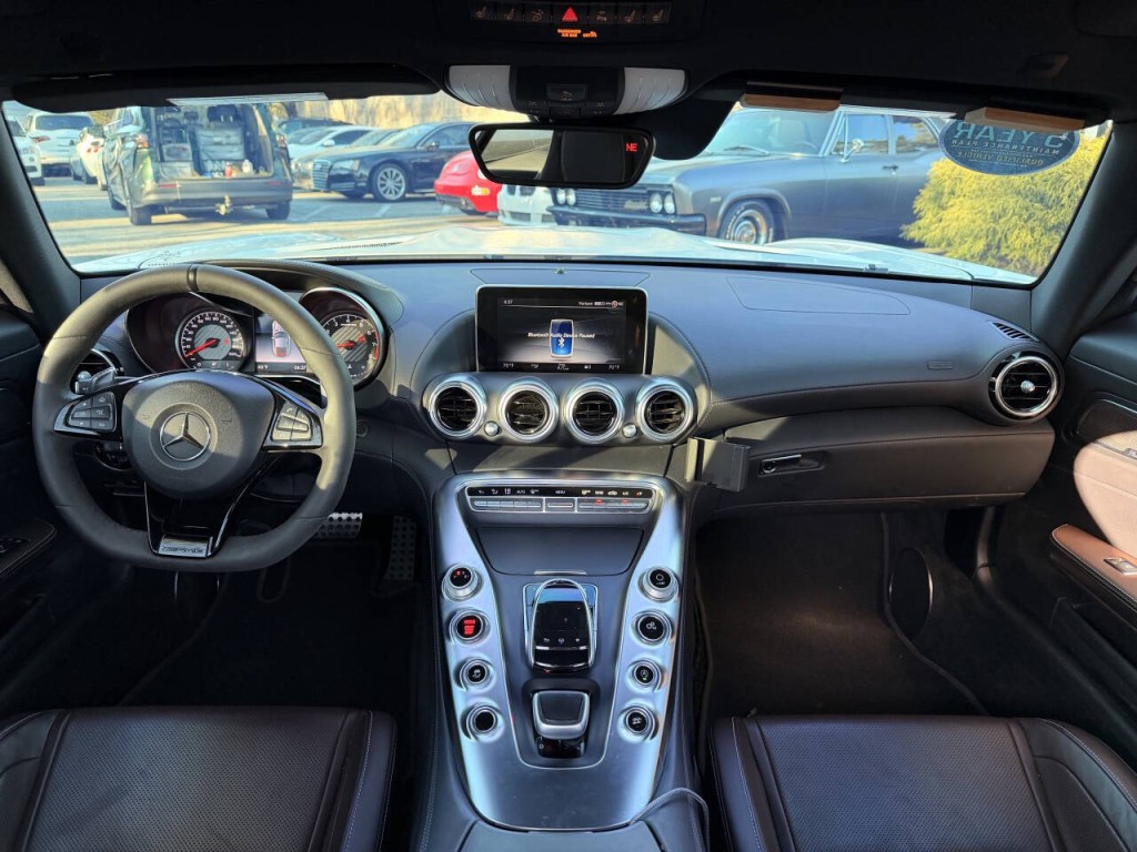 2018 Mercedes-Benz AMG GT Image 32
