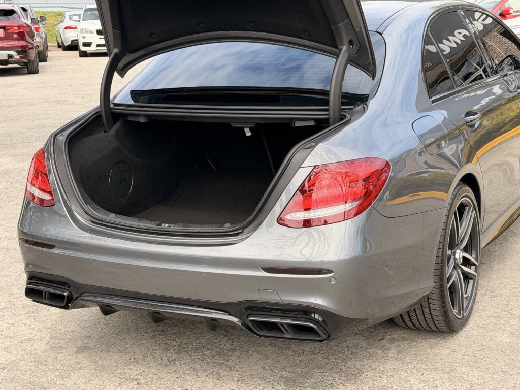 2019 Mercedes-Benz E-Class Image 10