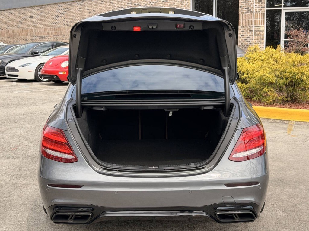 2019 Mercedes-Benz E-Class Image 11