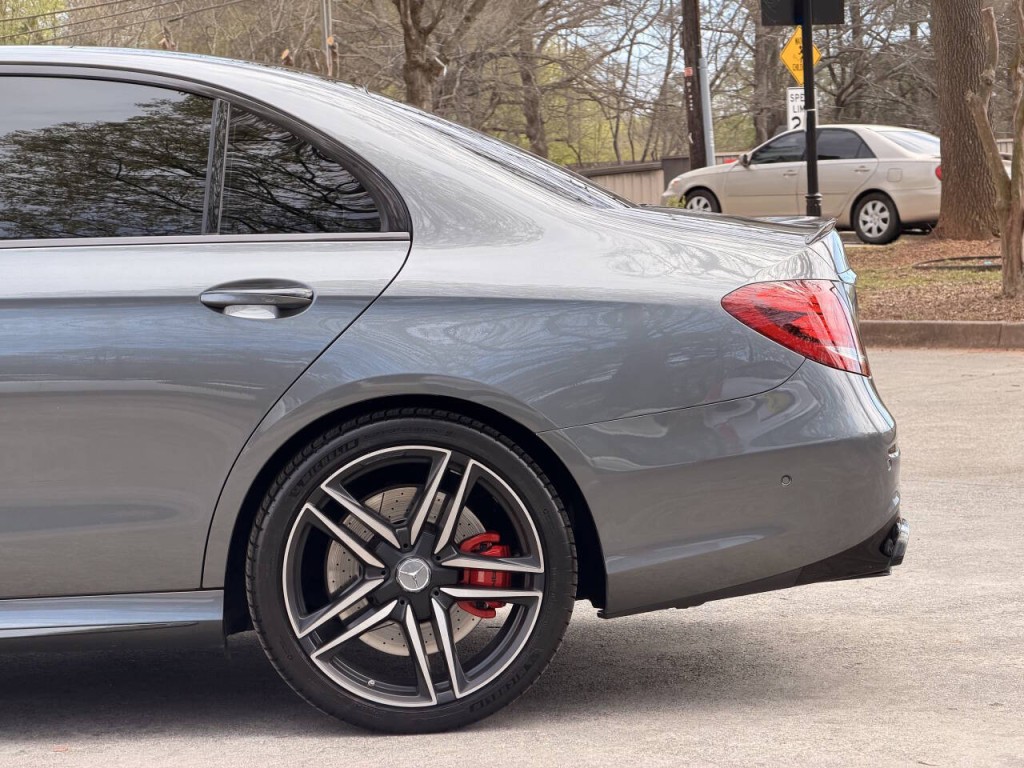 2019 Mercedes-Benz E-Class Image 16