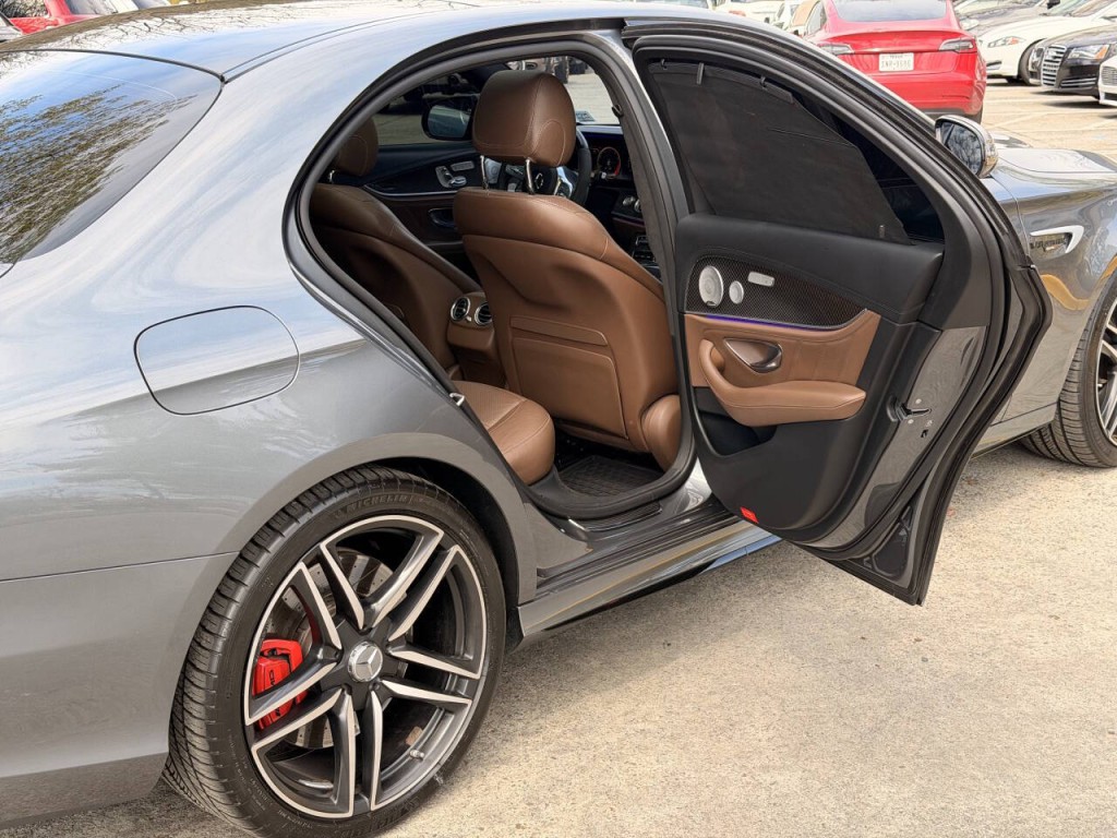 2019 Mercedes-Benz E-Class Image 24