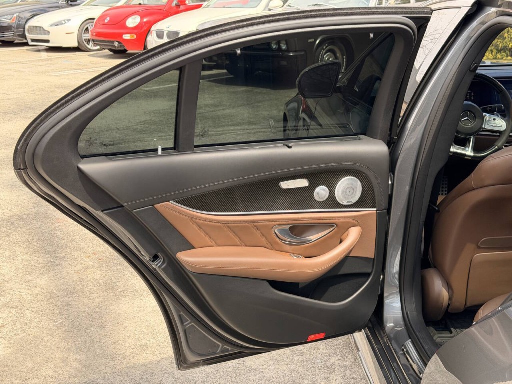 2019 Mercedes-Benz E-Class Image 30