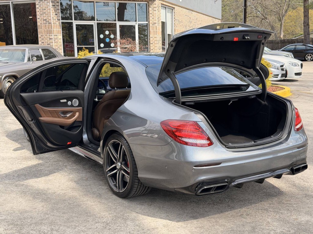 2019 Mercedes-Benz E-Class Image 31