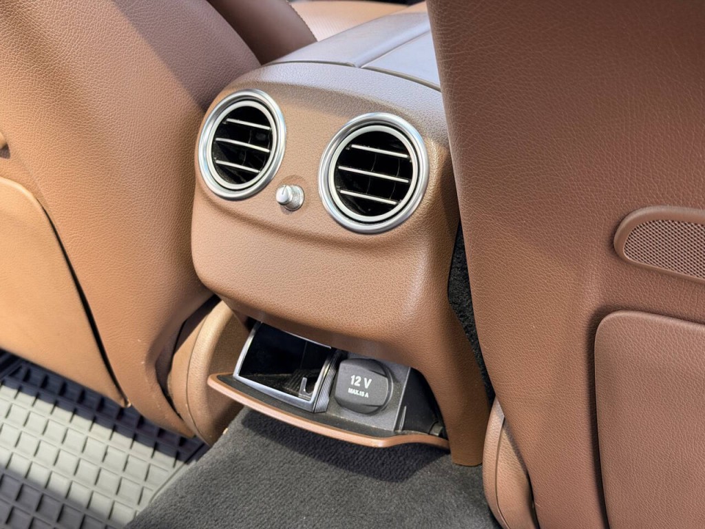 2019 Mercedes-Benz E-Class Image 35