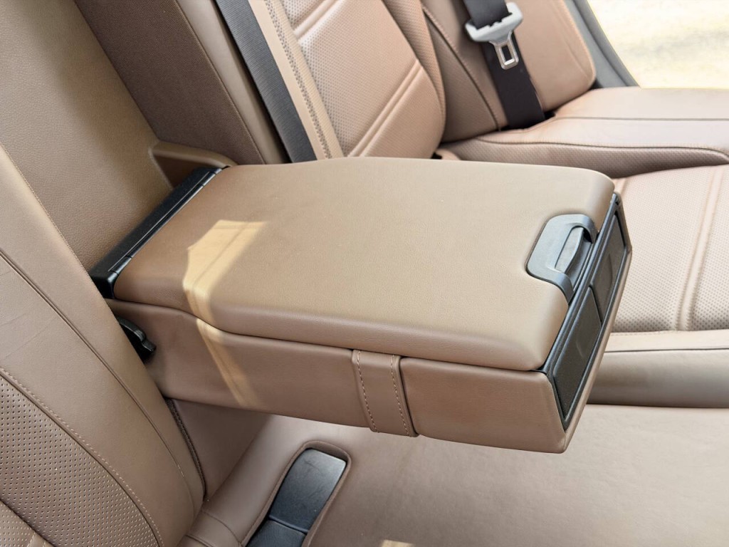 2019 Mercedes-Benz E-Class Image 37