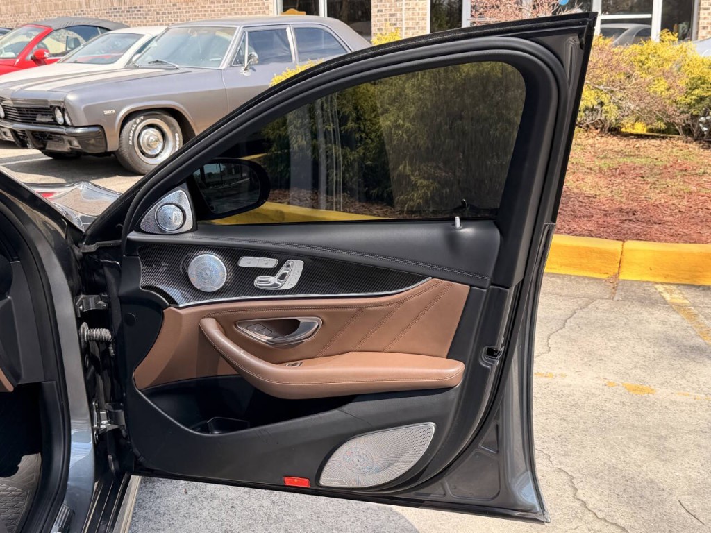 2019 Mercedes-Benz E-Class Image 39