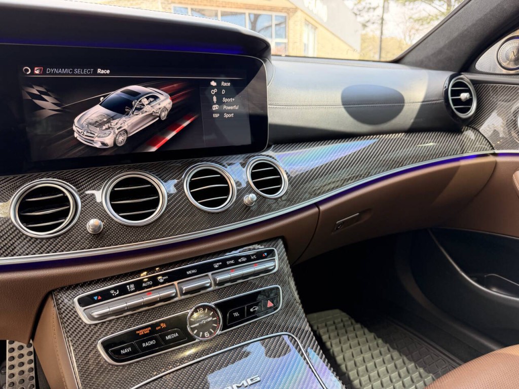2019 Mercedes-Benz E-Class Image 65