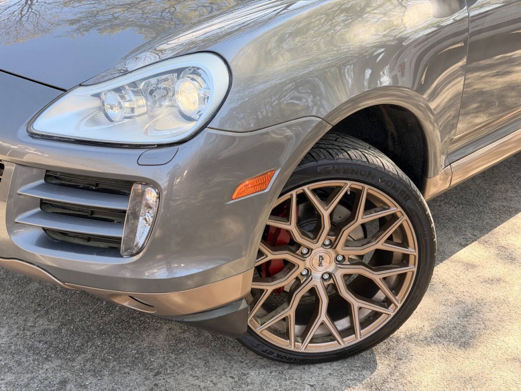 2009 Porsche Cayenne Image 2