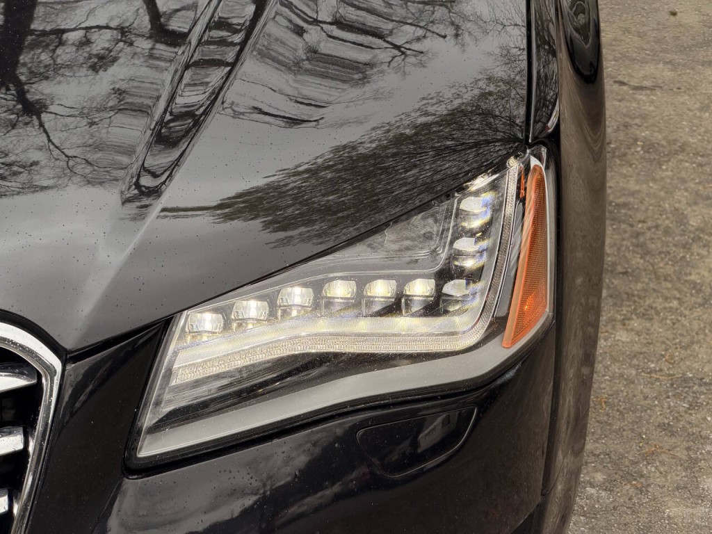 2013 Audi A8 Image 8