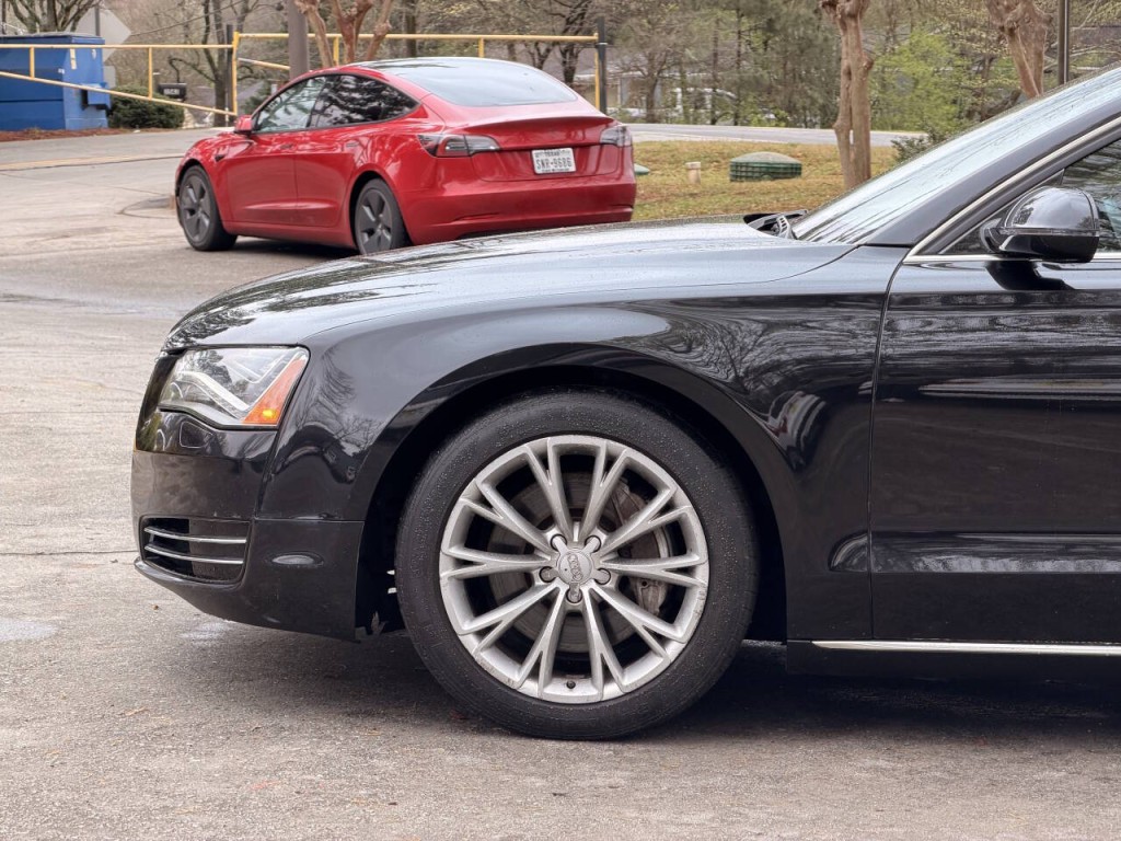 2013 Audi A8 Image 10