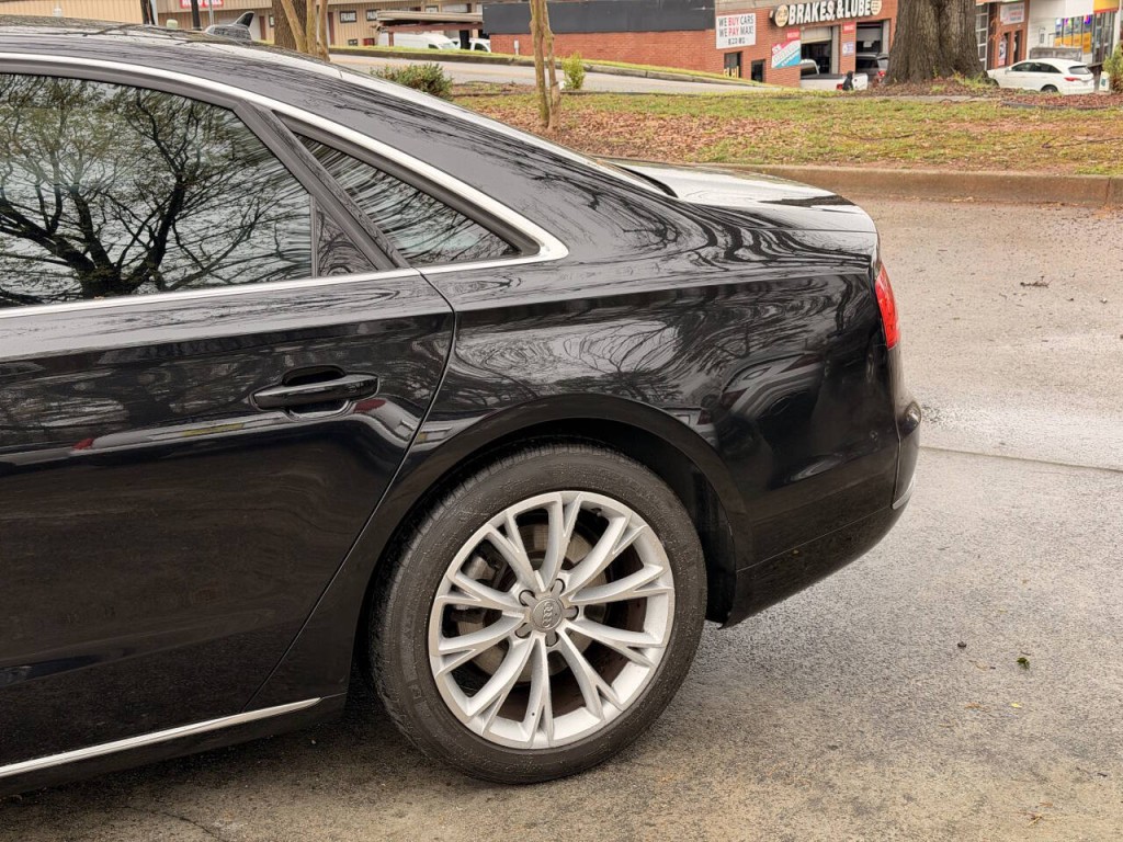 2013 Audi A8 Image 11