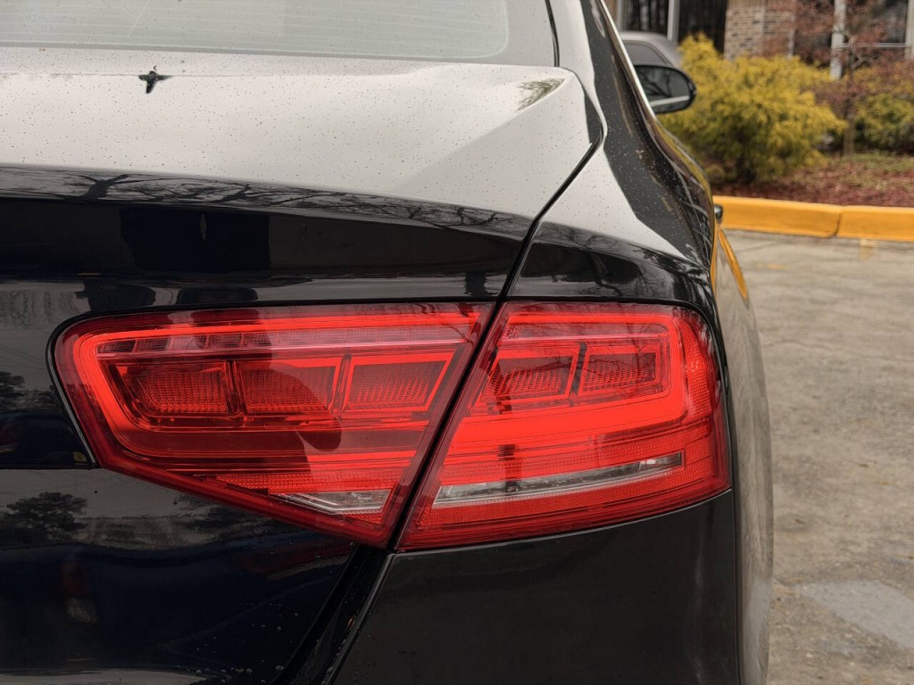 2013 Audi A8 Image 13
