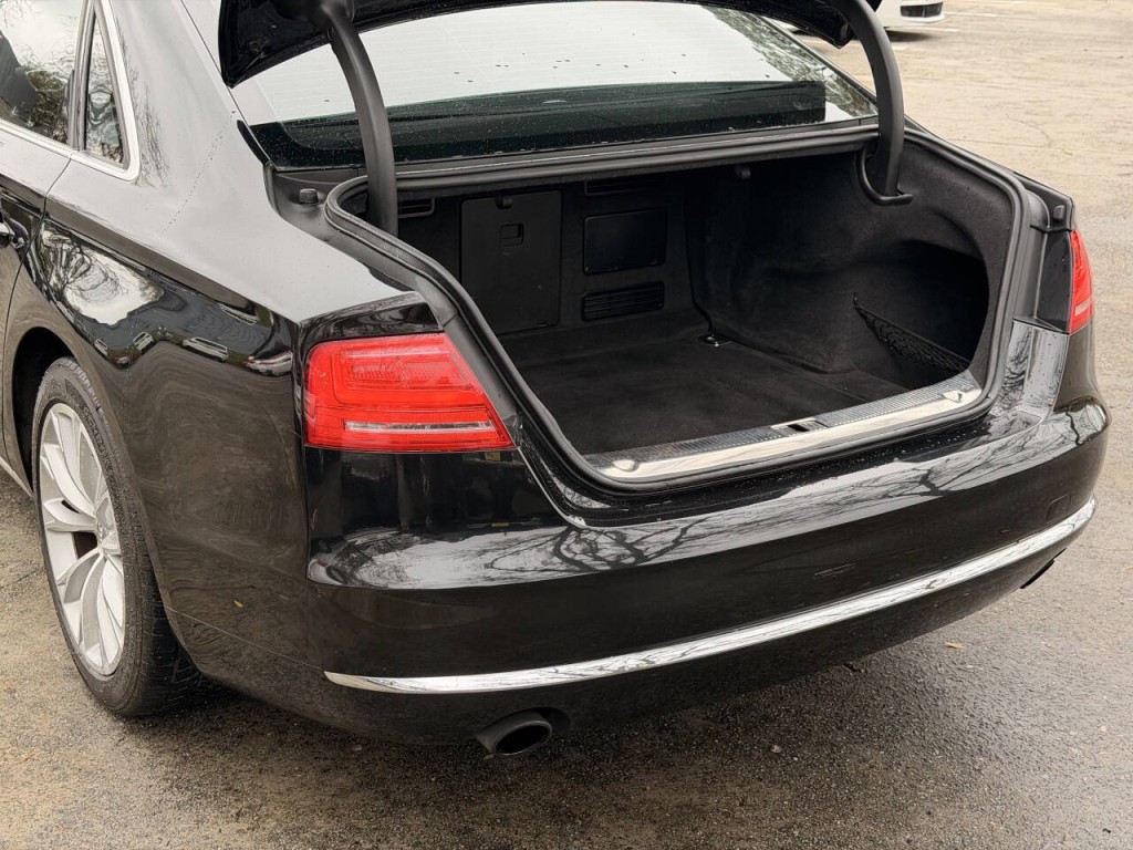 2013 Audi A8 Image 16