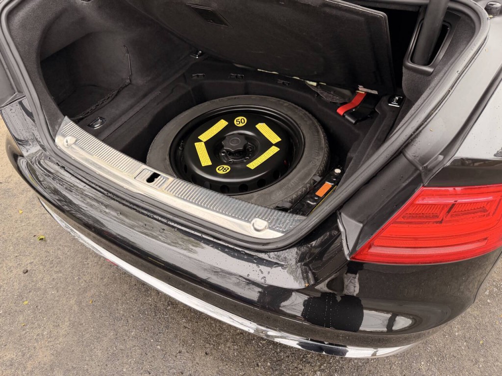 2013 Audi A8 Image 17