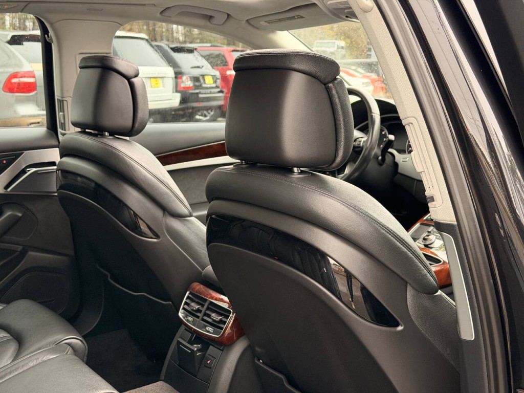 2013 Audi A8 Image 25