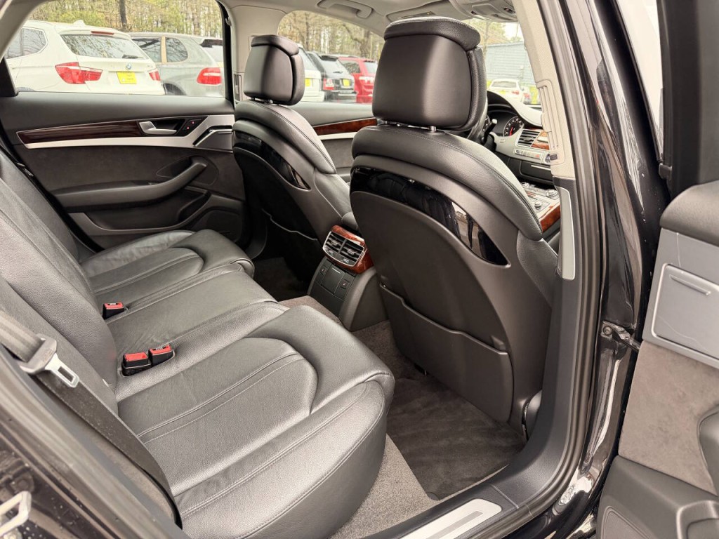 2013 Audi A8 Image 26