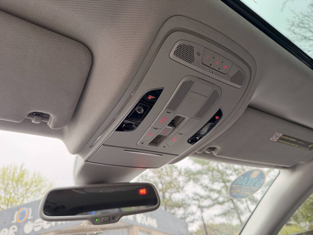 2013 Audi A8 Image 33