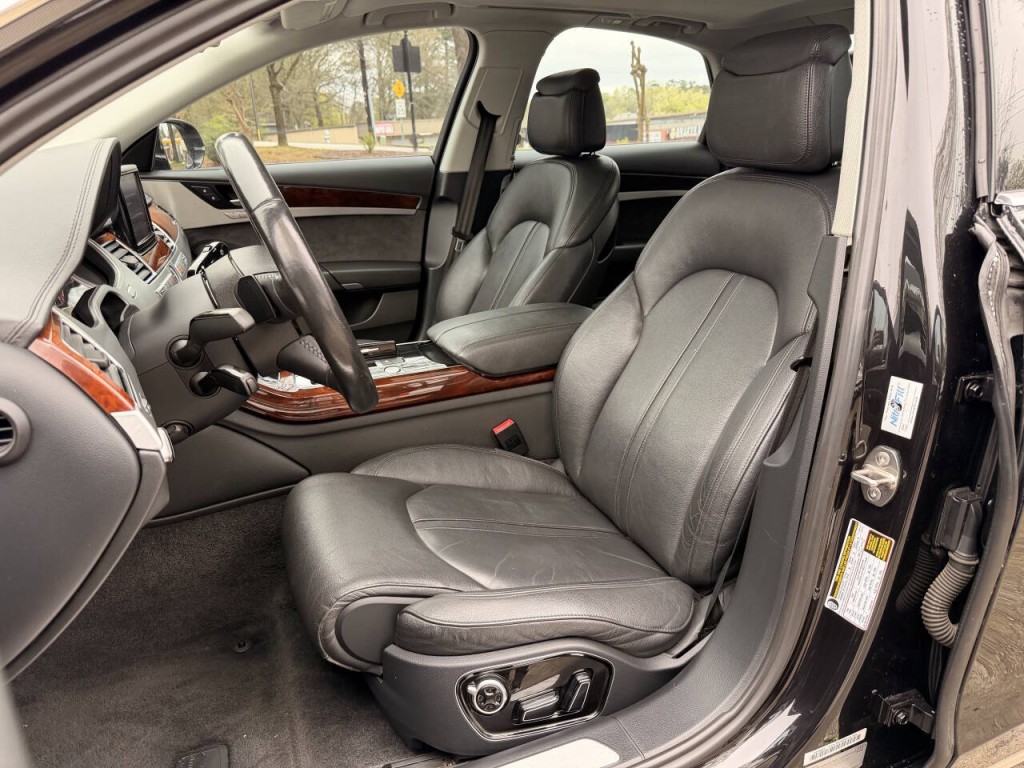 2013 Audi A8 Image 34