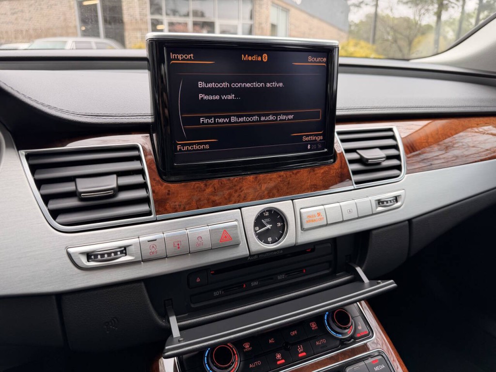 2013 Audi A8 Image 36