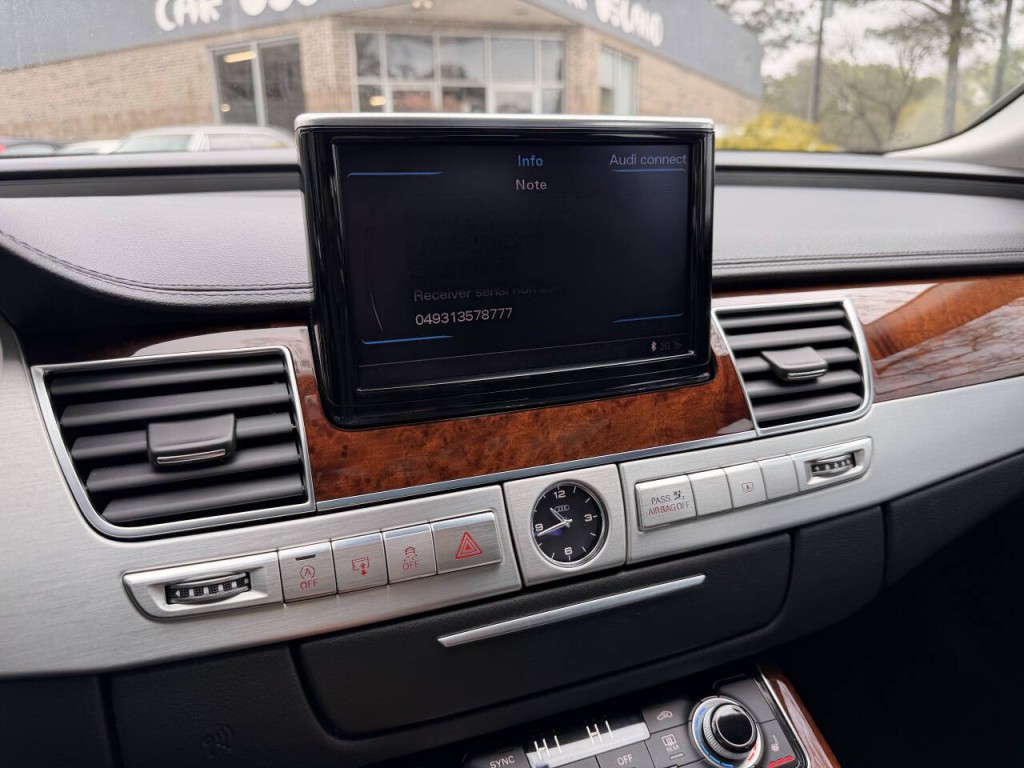 2013 Audi A8 Image 38