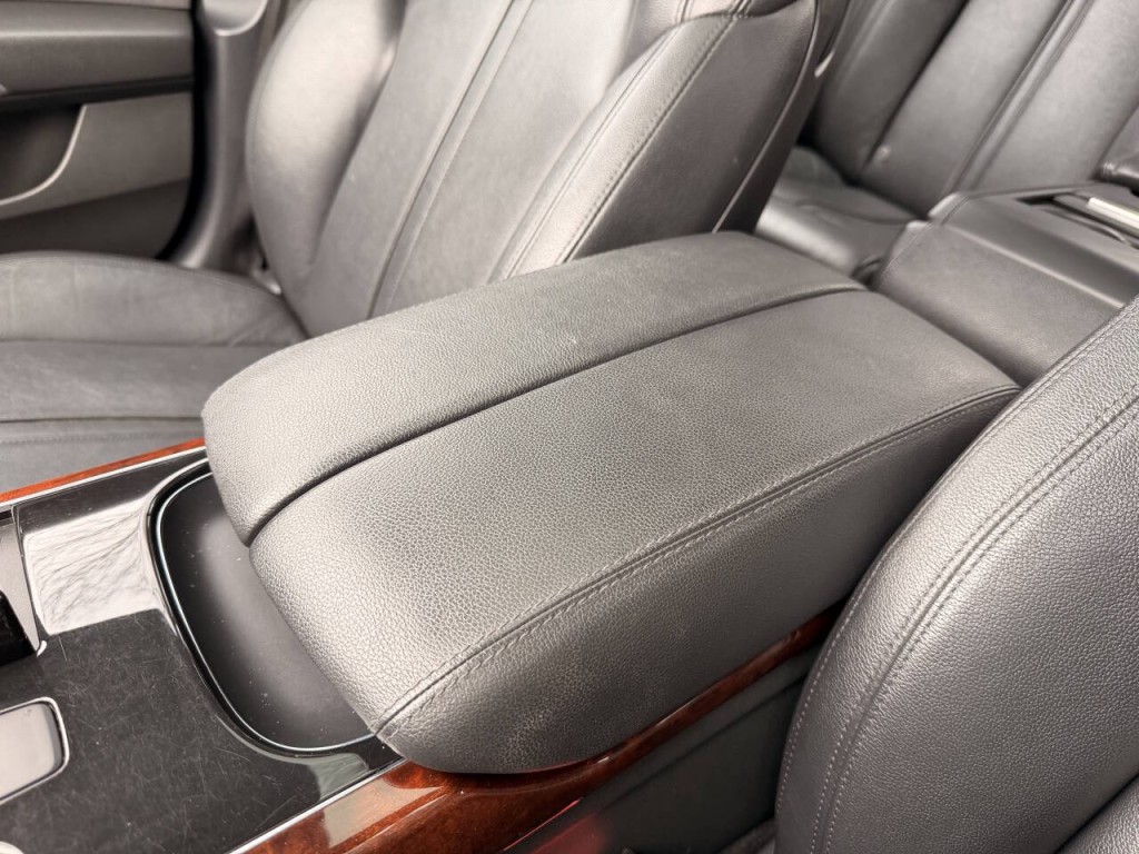 2013 Audi A8 Image 46