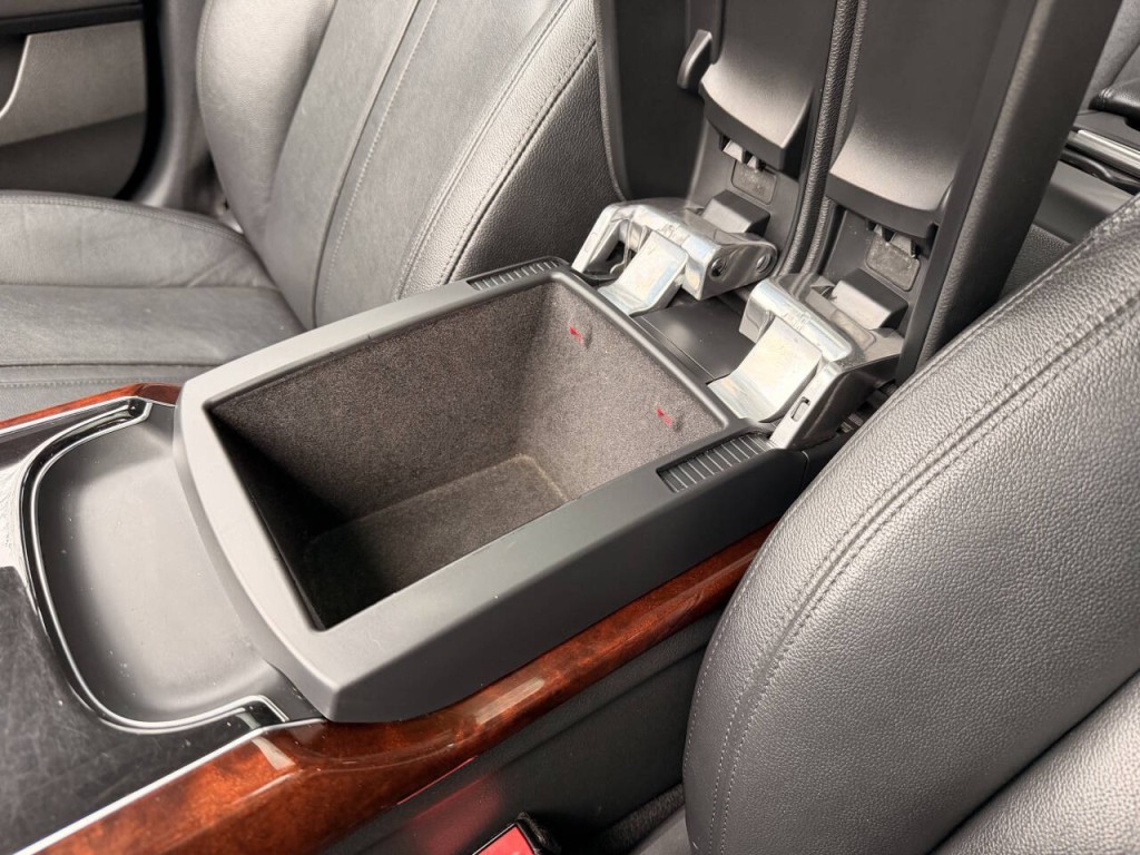 2013 Audi A8 Image 47