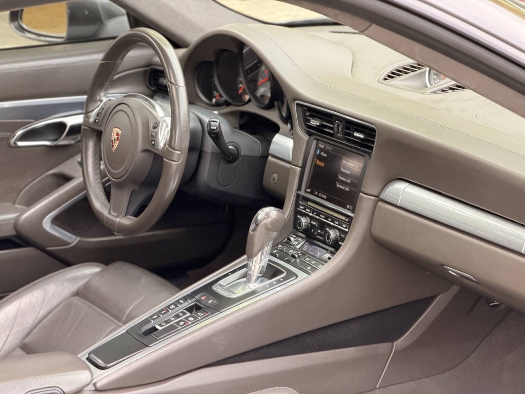 2012 Porsche 911 Image 4