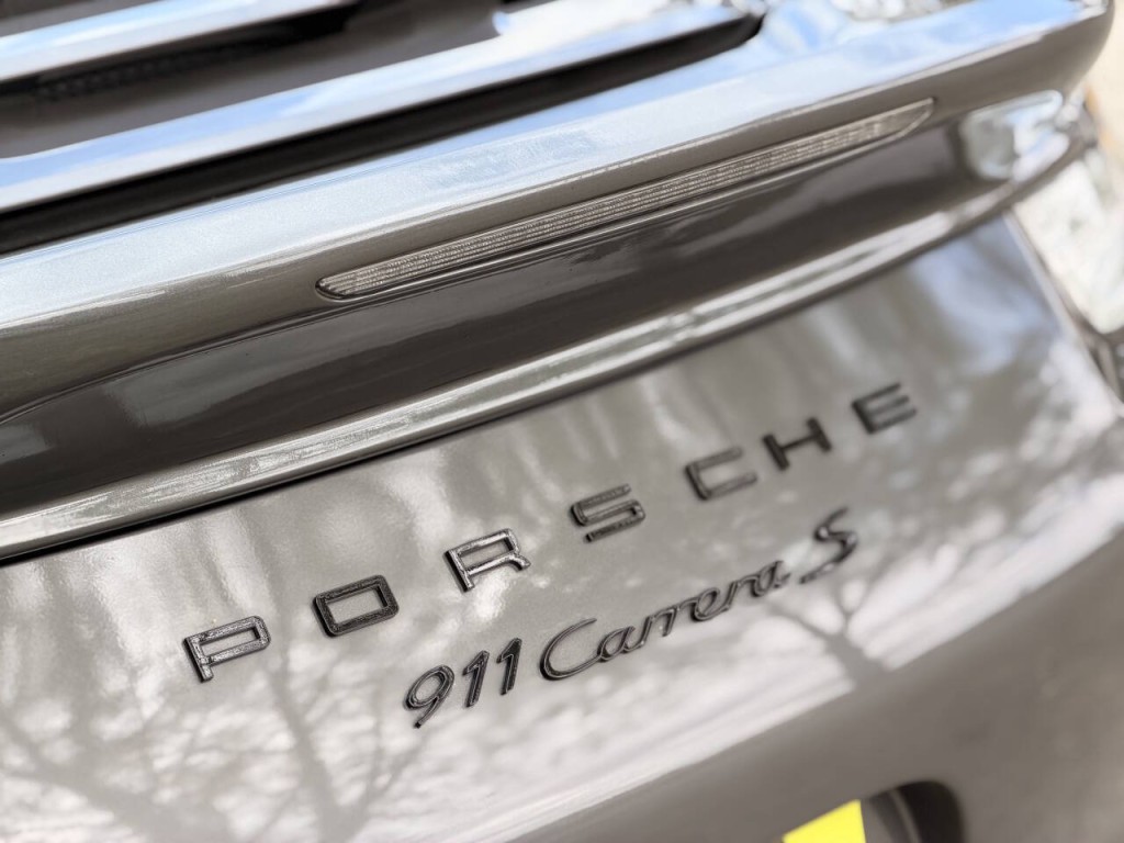 2012 Porsche 911 Image 9