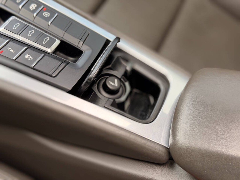 2012 Porsche 911 Image 32