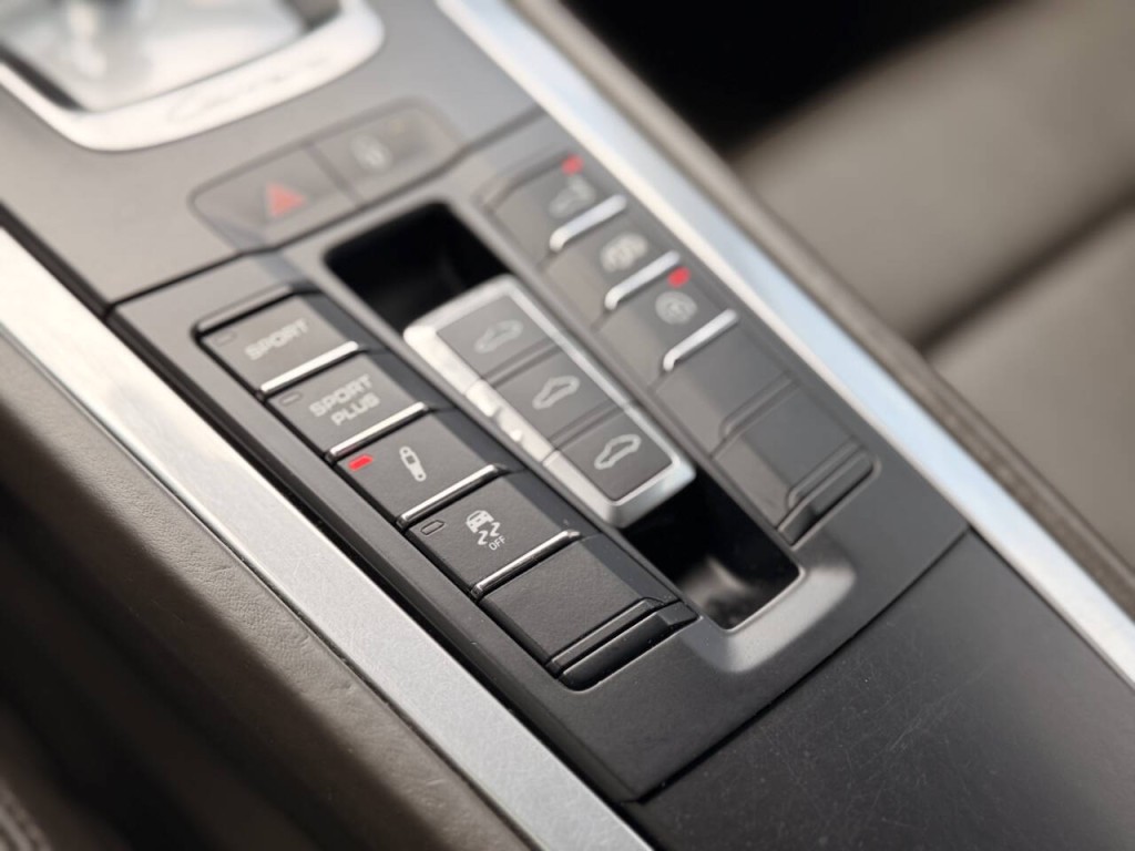 2012 Porsche 911 Image 64