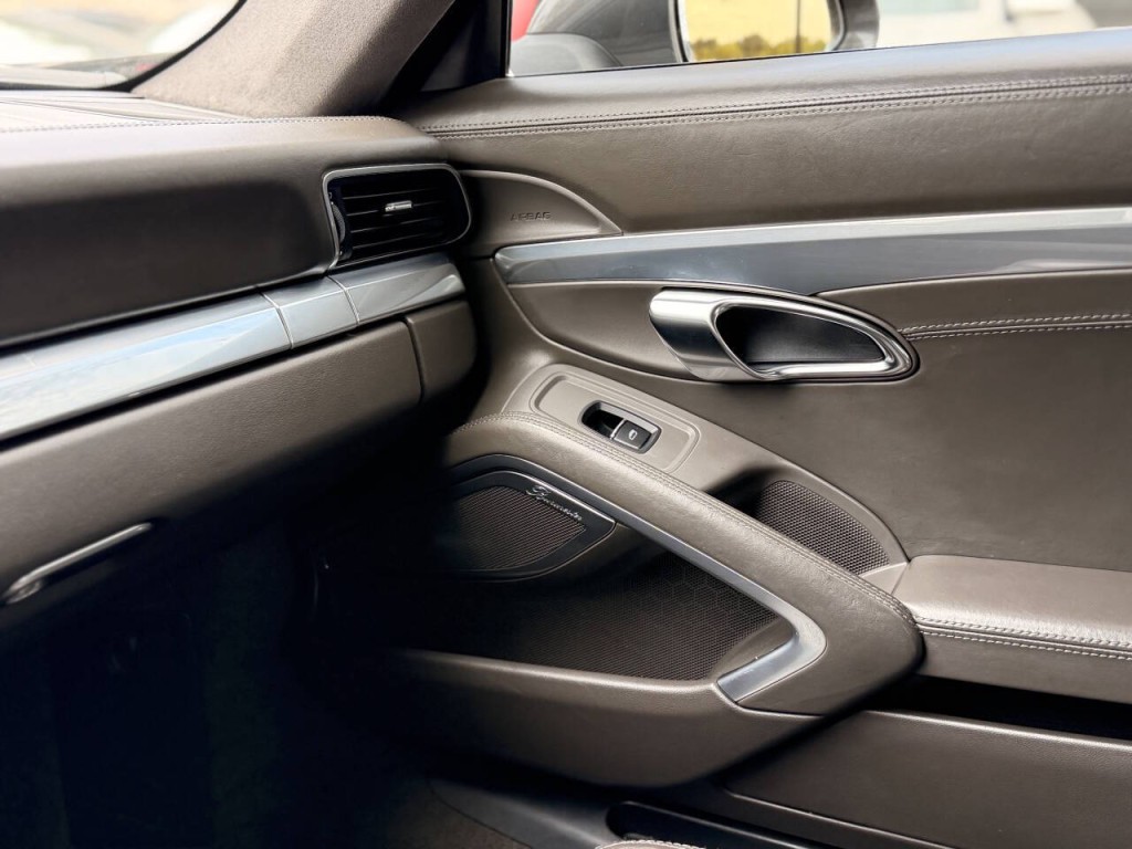 2012 Porsche 911 Image 68