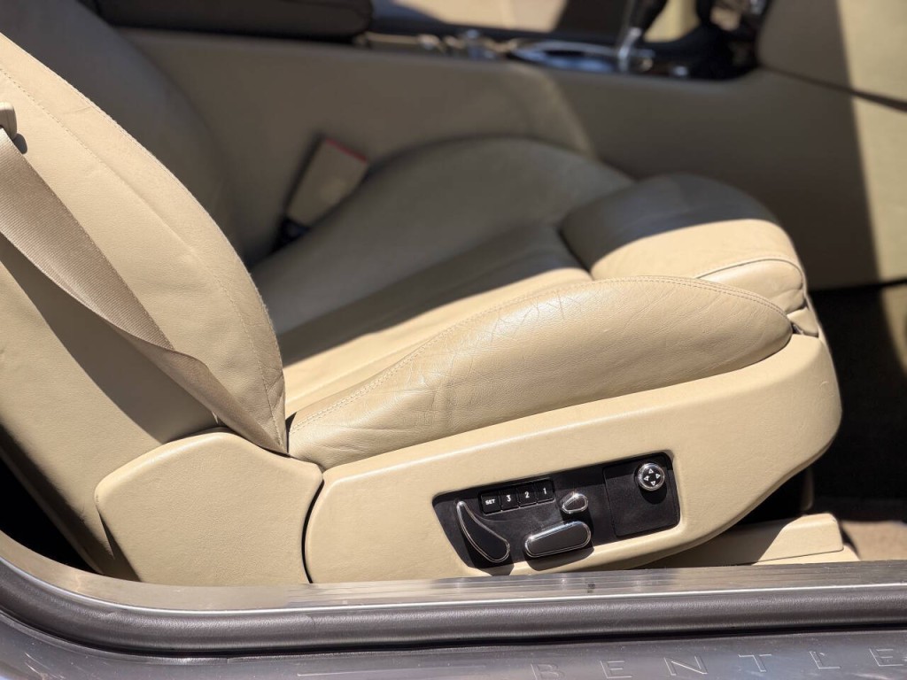 2005 Bentley Continental Image 23