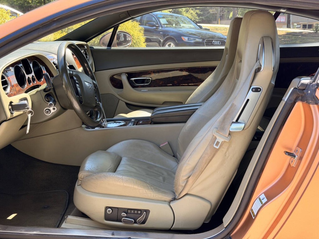 2005 Bentley Continental Image 30