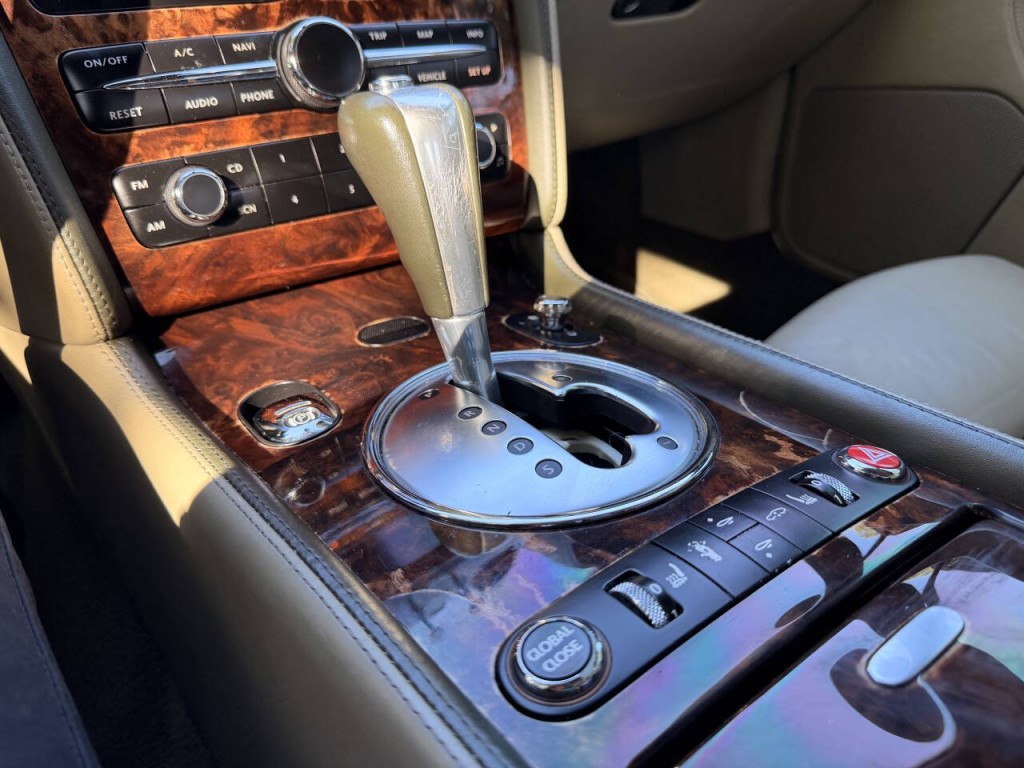 2005 Bentley Continental Image 35