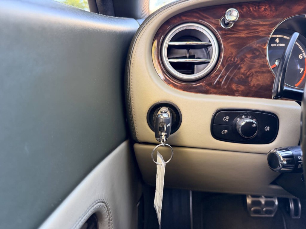 2005 Bentley Continental Image 36