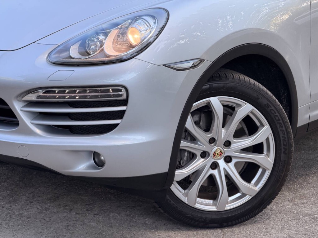 2012 Porsche Cayenne Image 3