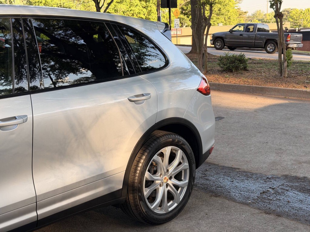 2012 Porsche Cayenne Image 11